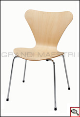 The number 7 chair Seven (Model 3107), design by Arne Jacobsen. 
