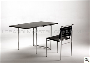 Tavolo Jean-Adjustable Table disegnato da Eileen Gray: larghezza 128 cm.